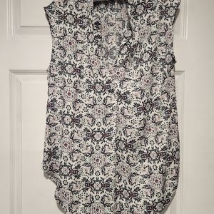 Ann Taylor LOFT: Top, Size Medium